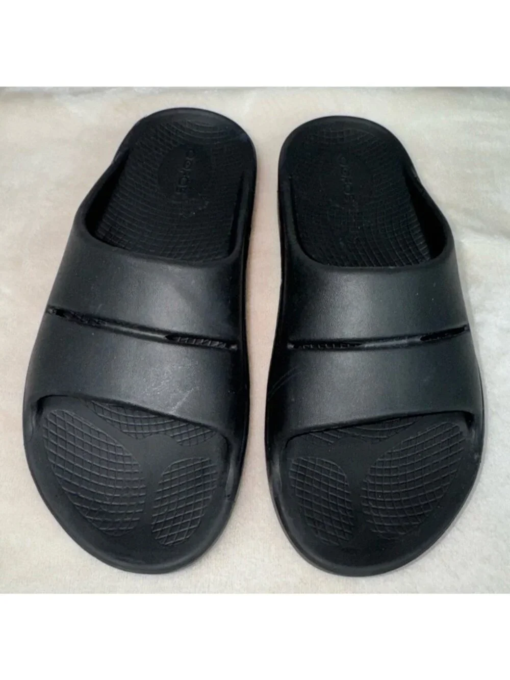 Oofos OOAHH Sandals Unisex Recovery Slide Shoes Black Unisex Men’s 6 Women’s 8